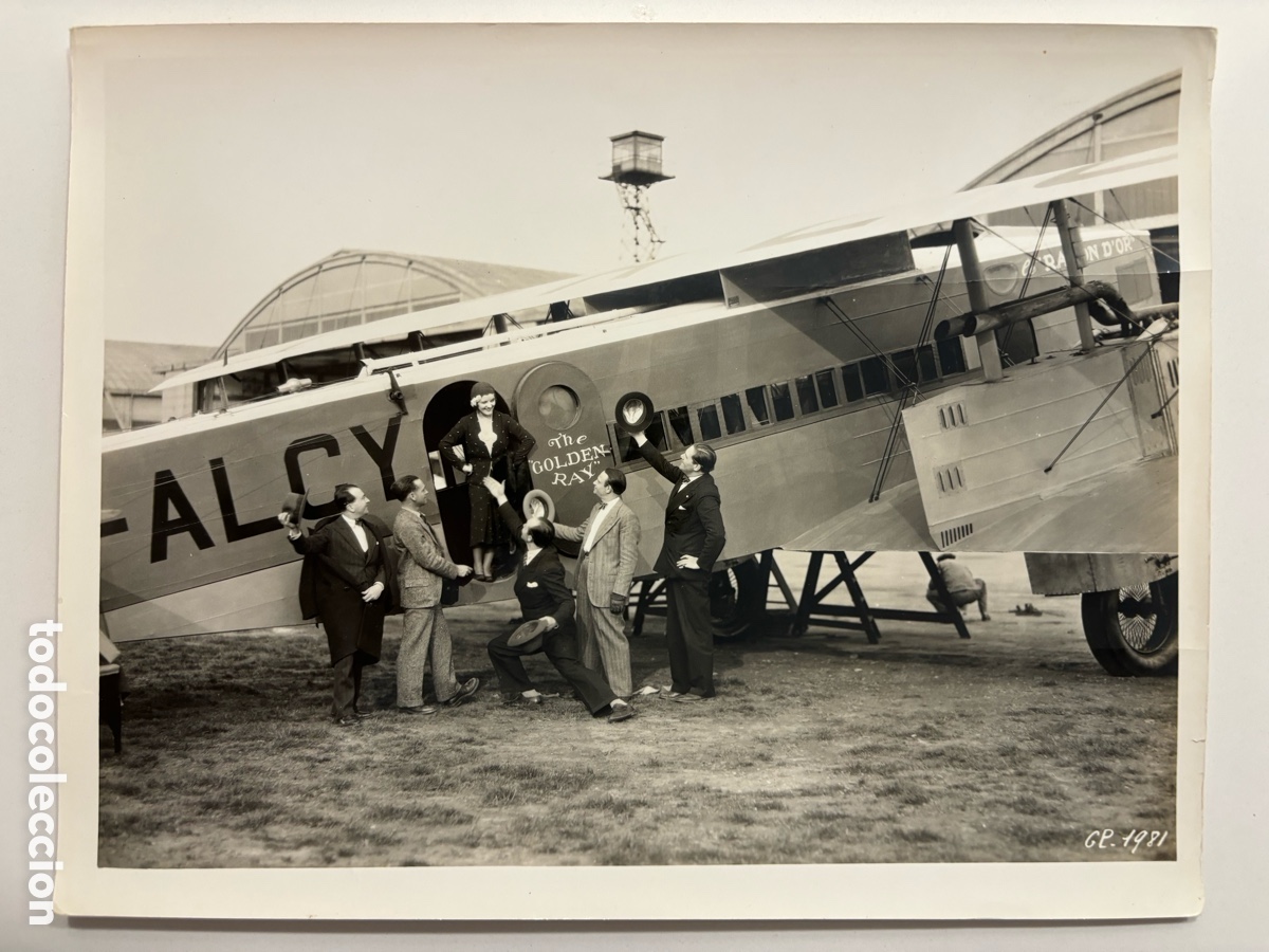 Cine: Foto original de imperio Argentina bajando del avi&oacute;n Golden Ray