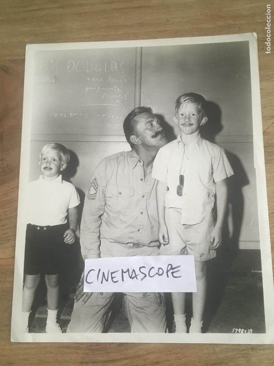 Cine: kirk douglas y sus hijos eric y peter foto original antigua