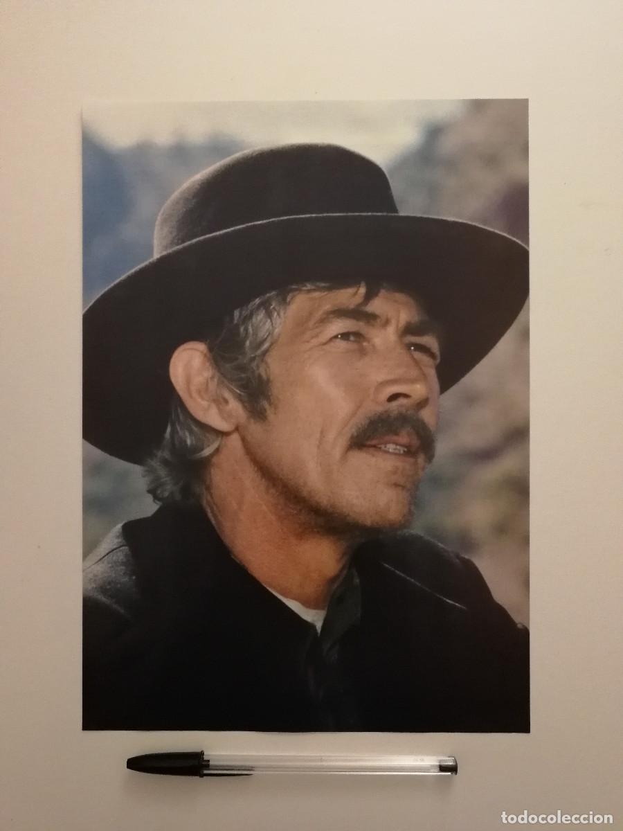 Cine: LAMINA ACARTONADA -A4- JAMES COBURN