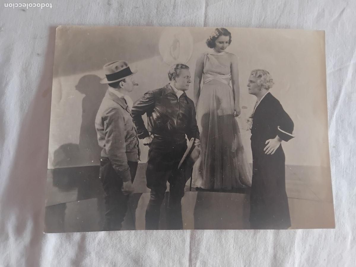 Cine: FOTOGRAFIA DE GENE RAYMOND Y BARBARA STANWITCH. 24 X 17 CM.