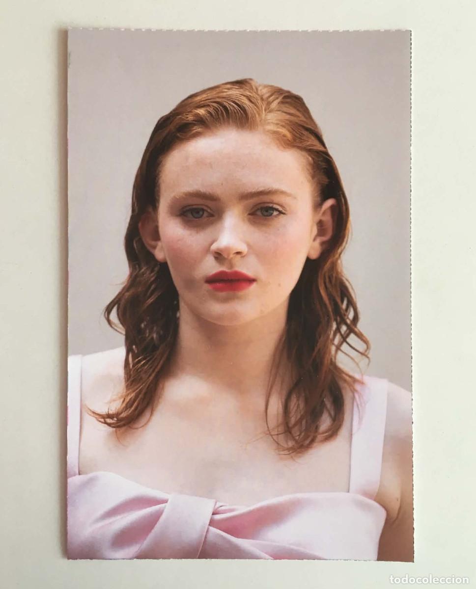 Cine: Sadie Sink Stranger Things Original Collectible Postcard Mini Poster - YouStar Magazine France TV