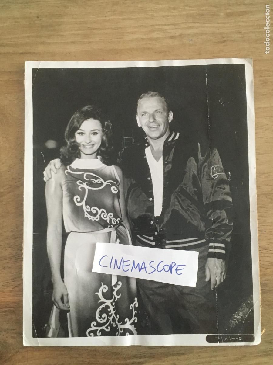 Cine: raffaella carra frank sinatra el coronel von ryan foto original antigua