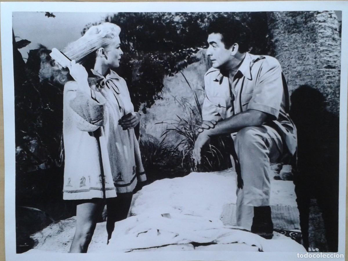 Cine: SAFARI. FOTO 18X24. VICTOR MATURE, JANET LEIGH
