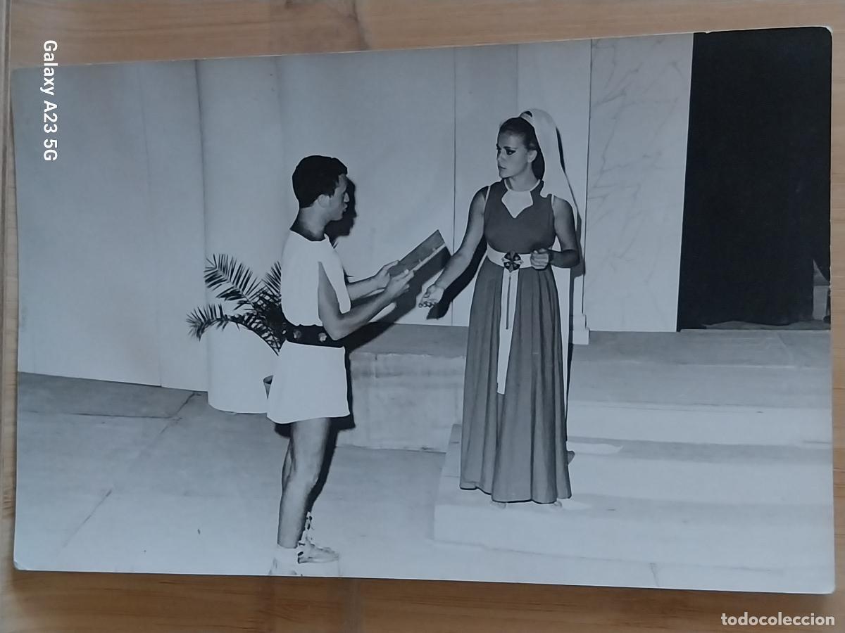 Cine: REPRESENTACION TEATRO ROMANO LECTURA ACTORES ACTOR FOTO PARTICULAR 14X9CMS ***
