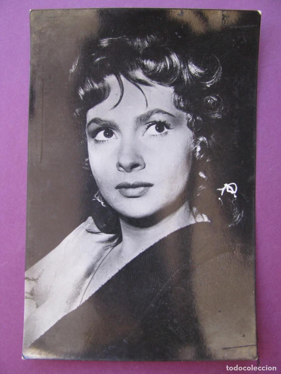 Cine: POSTAL FOTOGRAFICA DE LA ACTRIZ GINA LOLLOBRIGIDA. 2565