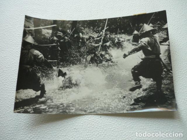 Cin&eacute;ma: SAMURAI ESCENA DE LA PELICULA ANTIGUA FOTOGRAFIA ORIGINAL 12 X 18 CM