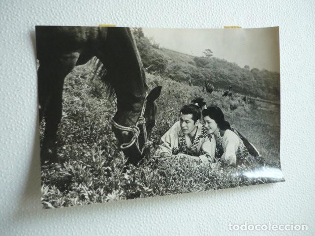 Cin&eacute;ma: SAMURAI ESCENA DE LA PELICULA ANTIGUA FOTOGRAFIA ORIGINAL 12 X 18 CM