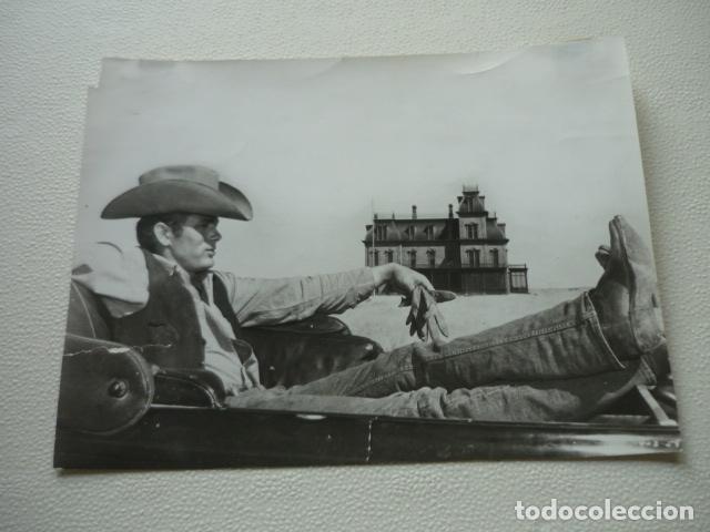 Cinema: GIGANTE JAMES DEAN ESCENA DE PELICULA ANTIGUA FOTOGRAFIA ORIGINAL 17 X 23 CM