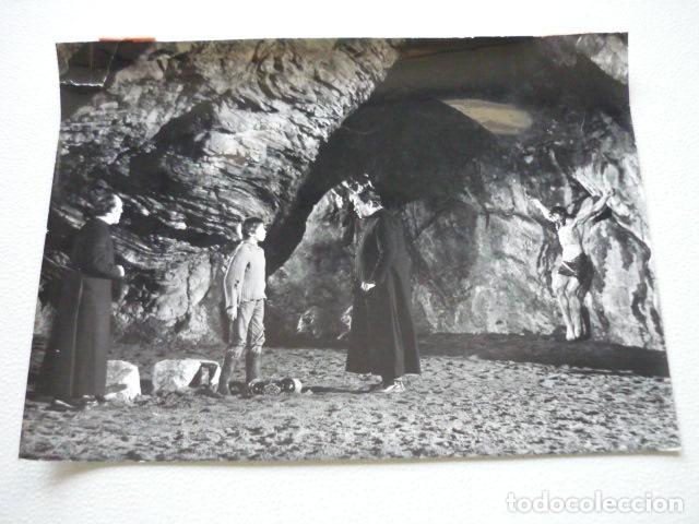 Cinema: EL CRISTO DEL OCEANO ESCENA DE LA PELICULA ANTIGUA FOTOGRAFIA ORIGINAL 24 X 18 CM