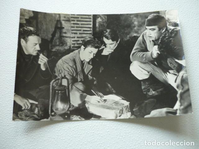Cinema: LOS CA&Ntilde;ONES DE NAVARONE ESCENA DE LA PELICULA ANTIGUA FOTOGRAFIA ORIGINAL 13 X 18 CM