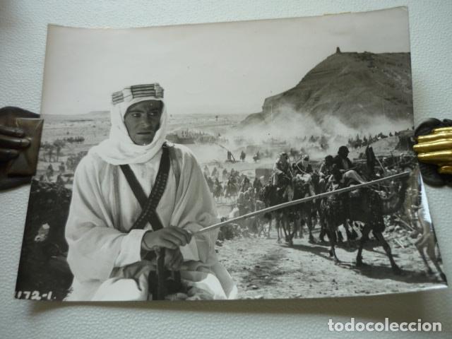 Cin&eacute;ma: LAWRENCE DE ARABIA ESCENA DE LA PELICULA ANTIGUA FOTOGRAFIA ORIGINAL 24 X 19 CM