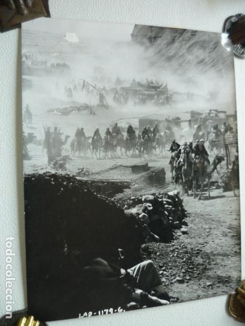 Cinema: LAWRENCE DE ARABIA ESCENA DE LA PELICULA ANTIGUA FOTOGRAFIA ORIGINAL 25,5 X 20 CM