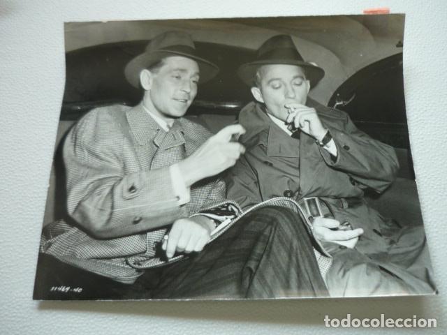 Cin&eacute;ma: AHI VIENE EL NOVIO ESCENA DE LA PELICULA ANTIGUA FOTOGRAFIA ORIGINAL 21 X 17 CM