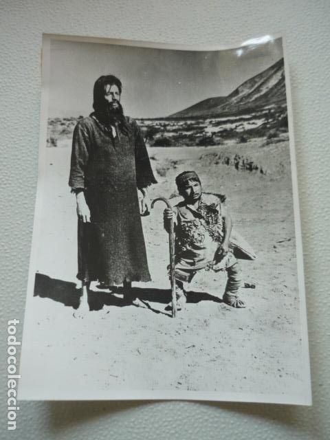 Cinema: SIMON DEL DESIERTO DE LUIS BU&Ntilde;UEL ESCENA DE LA PELICULA ANTIGUA FOTOGRAFIA ORIGINAL 18 X 12,5 CM