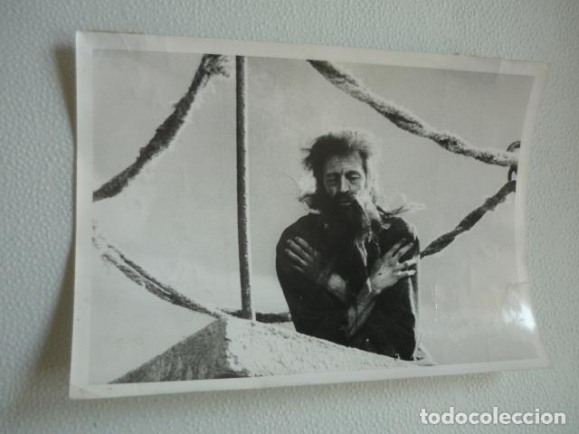 Cinema: SIMON DEL DESIERTO DE LUIS BU&Ntilde;UEL ESCENA DE LA PELICULA ANTIGUA FOTOGRAFIA ORIGINAL 18 X 12,5 CM