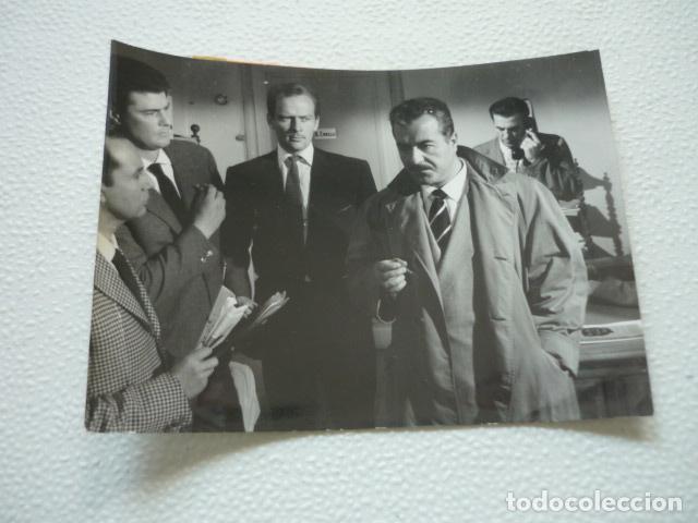 Kino: TERROR EN ROMA ESCENA DE LA PELICULA ANTIGUA FOTOGRAFIA ORIGINAL 12 X 9 CM