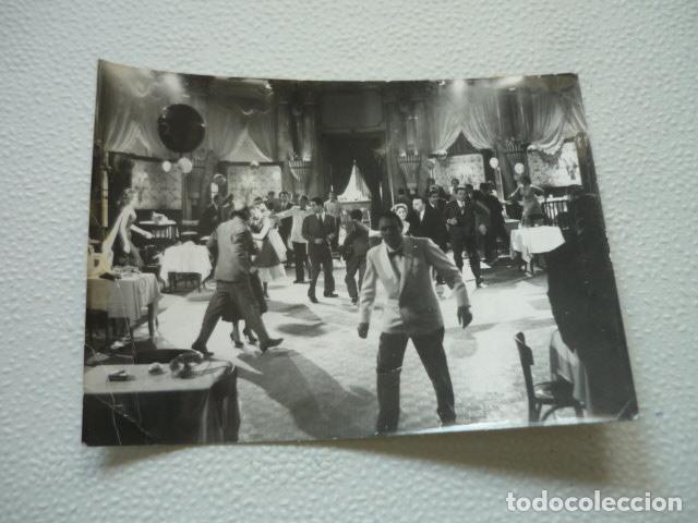 Cinema: TERROR EN ROMA ESCENA DE LA PELICULA ANTIGUA FOTOGRAFIA ORIGINAL 12 X 9 CM