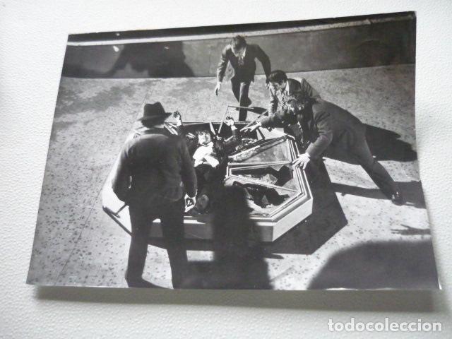 Cinema: EL GATO DE NUEVE COLAS ESCENA DE LA PELICULA ANTIGUA FOTOGRAFIA ORIGINAL 18 X 24 CM