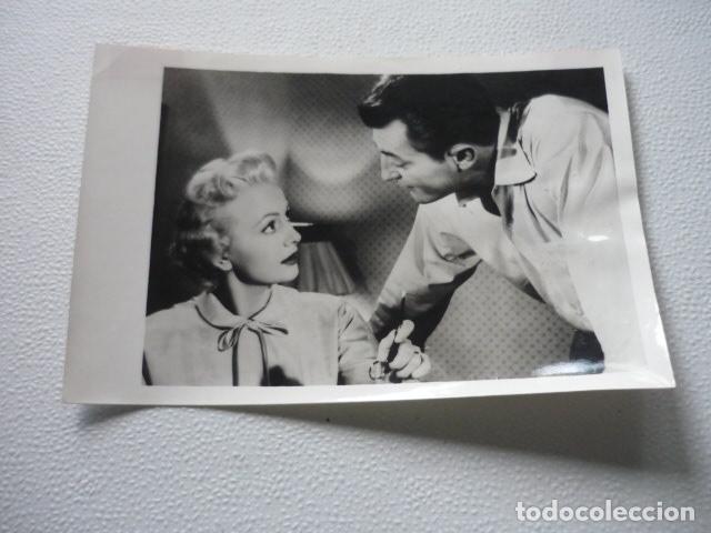 Cinema: NO SERAS UN EXTRA&Ntilde;O OLIVIA DE HAVILLAND ESCENA DE LA PELICULA ANTIGUA FOTOGRAFIA ORIGINAL 18 X 12 CM