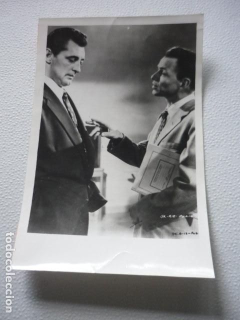 Kino: NO SERAS UN EXTRA&Ntilde;O FRANK SINATRA ESCENA DE LA PELICULA ANTIGUA FOTOGRAFIA ORIGINAL 18 X 12 CM
