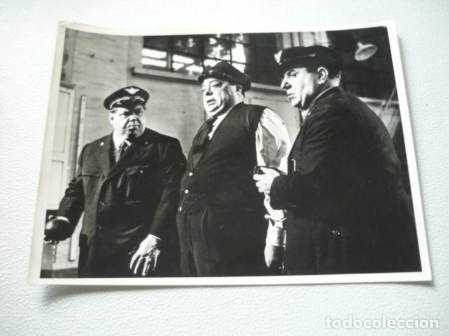 Cinema: HAN ROBADO UN TRANVIA ESCENA DE LA PELICULA ANTIGUA FOTOGRAFIA ORIGINAL 18 X 24 CM