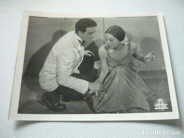 Cine: UNA CHICA DE OPERETA FERNANDO FERNAN GOMEZ JOSITA HERNAN ANTIGUA FOTOGRAFIA ORIGINAL 18 X 24 CM