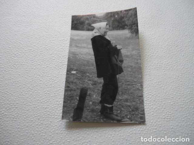 Cin&eacute;ma: ESPIA NDO MADRID CASA DE CAMPO RODAJE DE LA PELICULA ANTIGUA FOTOGRAFIA ORIGINAL 7,5 X 12 CM