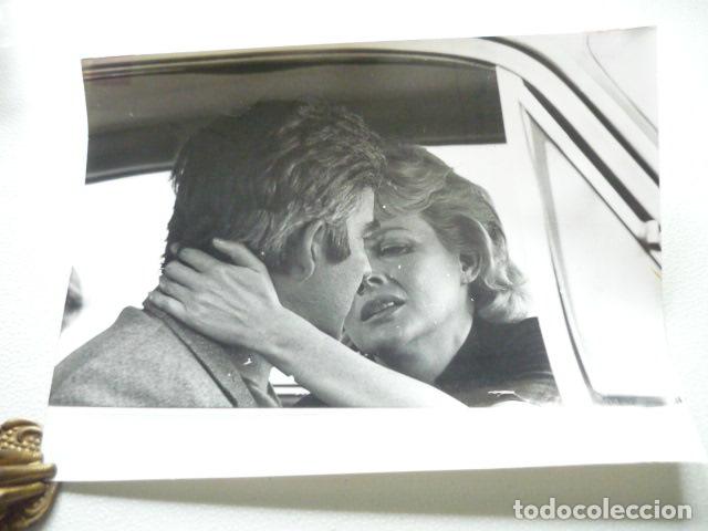 Cine: MICHAEL CRAIG ACTOR Y CARROL BAKER ACTRIZ ANTIGUA FOTOGRAFIA ORIGINAL 18 X 24 CM