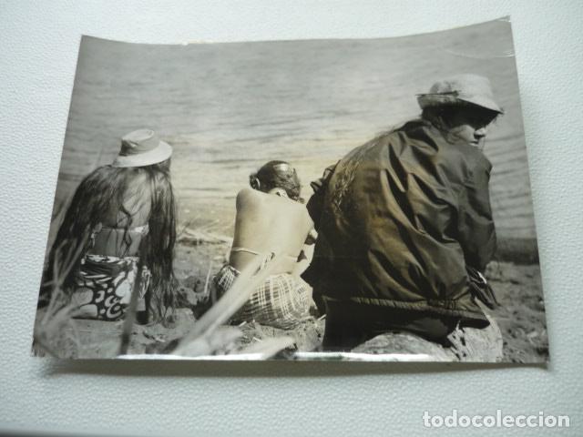 Cinema: LA CALLE PARALELA ESCENA DE LA PELICULA ANTIGUA FOTOGRAFIA ORIGINAL 24 X 18 CM