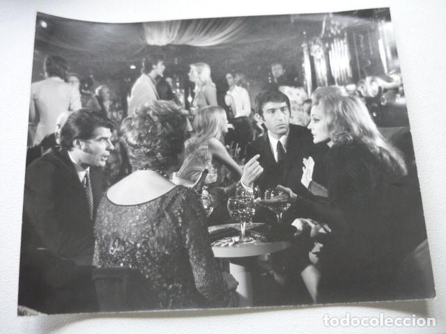 Cine: UNA SE&Ntilde;ORA LLAMADA ANDRES CARMEN SEVILLA ESCENA PELICULA ANTIGUA FOTOGRAFIA ORIGINAL 30 X 24 CM