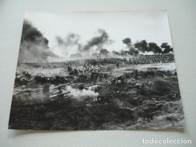 Cin&eacute;ma: LA BATALLA DE WATERLOO ESCENA DE LA PELICULA FOTOGRAFIA ORIGINAL 25 X 20 CM