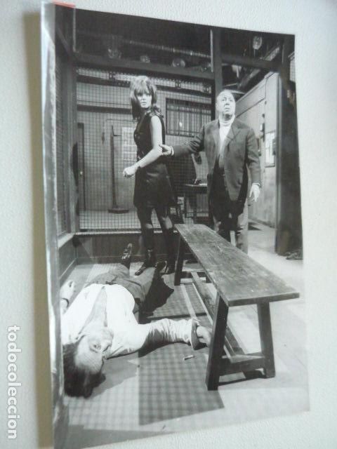 Cinema: LA FUERZA Y EL DERECHO ESCENA DE LA PELICULA FOTOGRAFIA ORIGINAL 20 X 30 CM