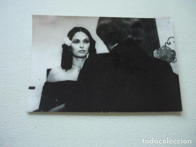 Cine: UN INVIERNO EN MALLORCA LUCIA BOS&Eacute; ESCENA DE LA PELICULA FOTOGRAFIA ORIGINAL 17 X 11 CM