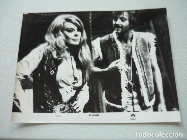 Cinema: LOS HEROES ELKER SOMMER ESCENA DE LA PELICULA FOTOGRAFIA ORIGINAL 18 X 24 CM