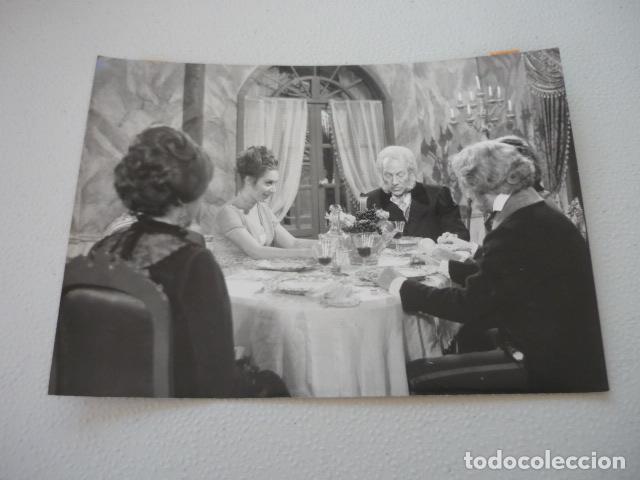 Cin&eacute;ma: LA PEQUE&Ntilde;A DORRIT TELEVISION ESPA&Ntilde;OLA ANTIGUA FOTOGRAFIA ORIGINAL 18 X 13 CM