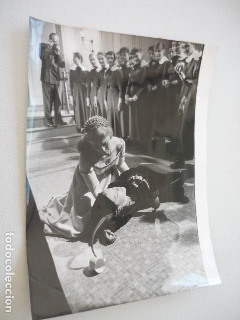 Cin&eacute;ma: ROMY SCHNEIDER ACTRIZ EN PELICULA MUCHACHAS DE UNIFORME ANTIGUA FOTOGRAFIA ORIGINAL 18 X 24 CM