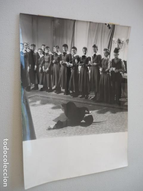 Cinema: ROMY SCHNEIDER ACTRIZ EN PELICULA MUCHACHAS DE UNIFORME ANTIGUA FOTOGRAFIA ORIGINAL 18 X 24 CM