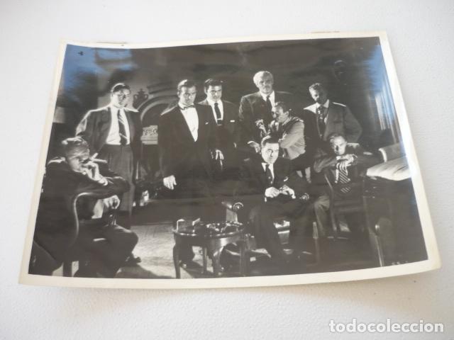 Cine: LIGERAMENTE ESCARLATA ESCENA DE LA PELICULA ANTIGUA FOTOGRAFIA ORIGINAL 18 X 24 CM