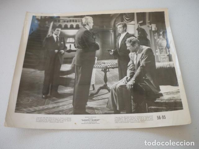 Cin&eacute;ma: LIGERAMENTE ESCARLATA ESCENA DE LA PELICULA ANTIGUA FOTOGRAFIA ORIGINAL 18 X 24 CM