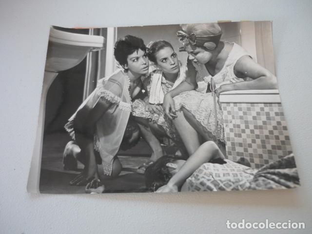 Cinema: LA CUARTA VENTANA ESCENA DE LA PELICULA EMMA PENELLA ACTRIZ ANTIGUA FOTOGRAFIA ORIGINAL 24 X 18 CM