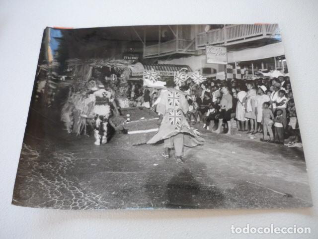Cine: OPERACION TRUENO ESCENA DE LA PELICULA SEAN CONNERY ACTOR ANTIGUA FOTOGRAFIA ORIGINAL 24 X 18 CM
