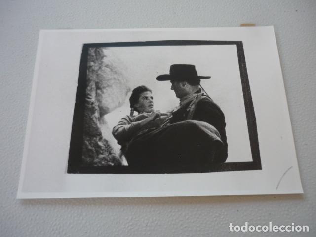 Cine: CENTAUROS DEL DESIERTRO ESCENA DE LA PELICULA ANTIGUA FOTOGRAFIA ORIGINAL 18 X 13 CM