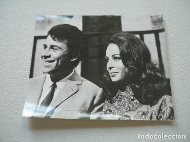 Cin&eacute;ma: ESPA&Ntilde;OLEAR CON LA POLACA Y LUIS DE LUCENA ESCENA DE PELICULA ANTIGUA FOTOGRAFIA ORIGINAL 15 X 13 CM