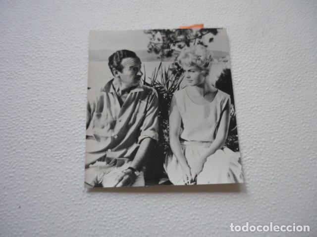 Cine: BUENOS DIAS TRISTEZA ESCENA DE PELICULA ANTIGUA FOTOGRAFIA ORIGINAL 10 X 9 CM