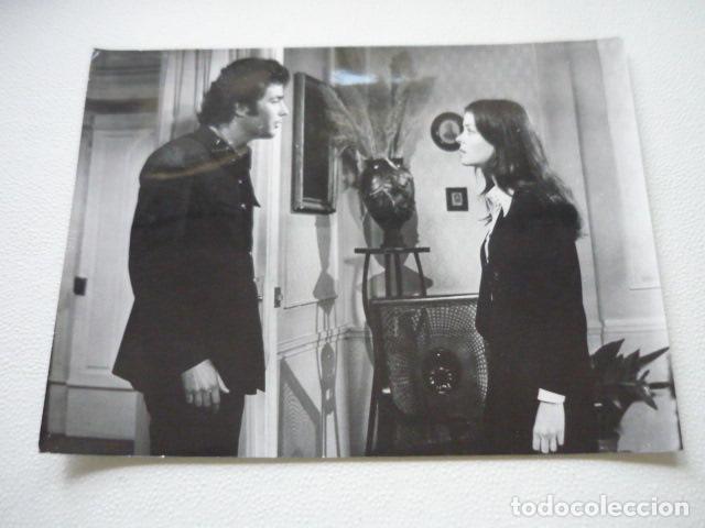 Cin&eacute;ma: LA CURIOSA ESCENA DE LA PELICULA ANTIGUA FOTOGRAFIA ORIGINAL 18 X 24 CM