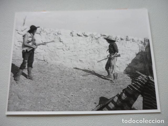 Cin&eacute;ma: QUE TENGO QUE HACER YO CON LA REVOLUCION ESCENA PELICULA ANTIGUA FOTOGRAFIA ORIGINAL 18 X 24 CM