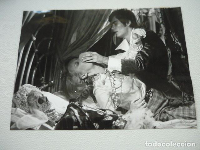Cinema: EL DIABLO Y LA MUERTE ELKE SOMMER ACTRIZ ESCENA PELICULA ANTIGUA FOTOGRAFIA ORIGINAL 18 X 24 CM