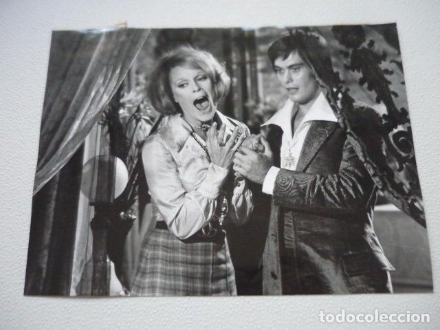 Cine: EL DIABLO Y LA MUERTE ELKE SOMMER ACTRIZ ESCENA PELICULA ANTIGUA FOTOGRAFIA ORIGINAL 18 X 24 CM