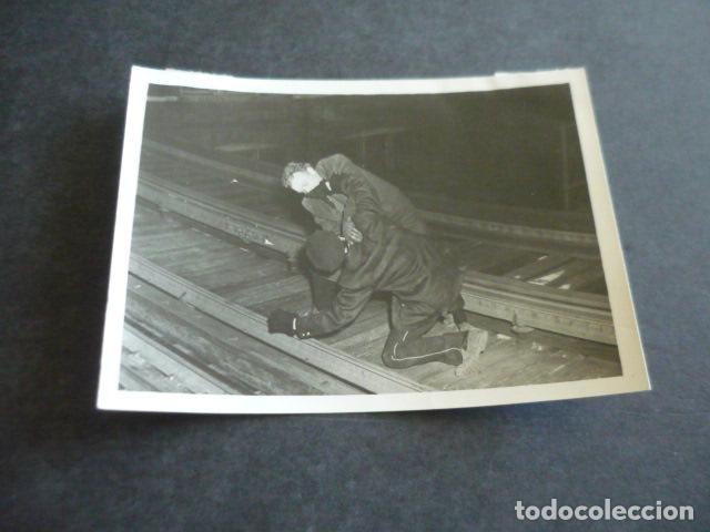 Cine: LA CIUDAD QUE NUNCA DUERME ESCENA DE PELICULA ANTIGUA FOTOGRAFIA ORIGINAL 9 X 12 CM