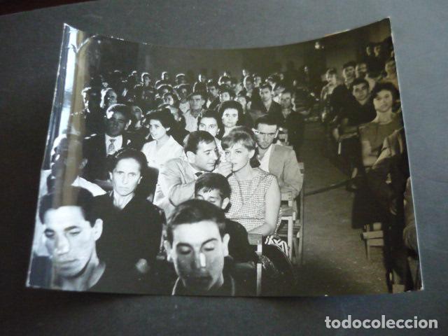 Cin&eacute;ma: LA NI&Ntilde;A DE LUTO ALFREDO LANDA ACTOR ESCENA DE PELICULA ANTIGUA FOTOGRAFIA ORIGINAL 18 X 24 CM